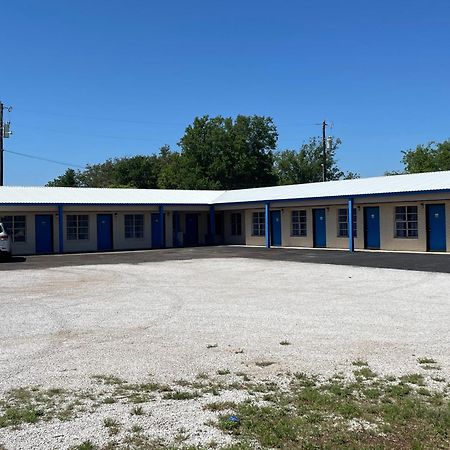 Relax Inn Goldthwaite Екстериор снимка